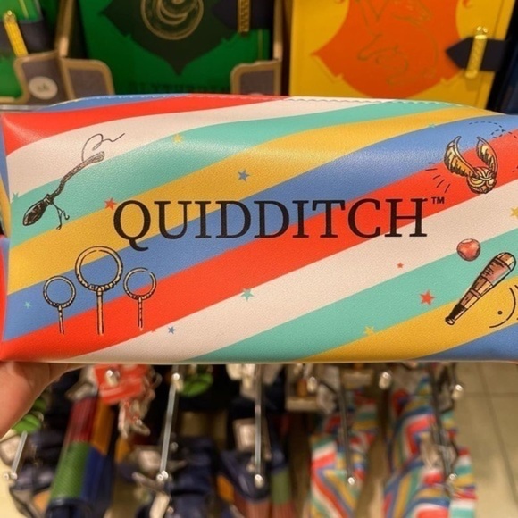 Harry Potter Quidditch Multicolored Striped All Purpose Pouch - Picture 5 of 5